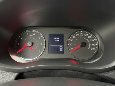 Renault Master 2.3DCi 135PK L2H2 | Multimedia | Airco | Cruise | 3-Zits | Betimmering 9
