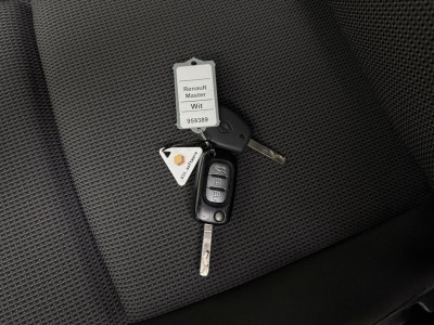 Renault Master 2.3DCi 135PK L2H2 | Multimedia | Navigatie | 3-Zits | Betimmering | Airco | Cruise foto 6