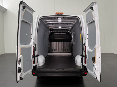 Renault Master 2.3DCi 135PK L3H2 Maxi | Leder | Navigatie | Camera | Airco | Cruise | 3-Zits | Betimmering 4