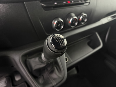 Renault Master 2.3DCi 135PK L3H2 Maxi | Navigatie | Camera | Airco | Cruise | 3-Zits | Betimmering foto 18