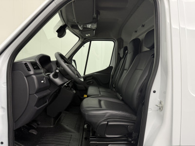 Renault Master 2.3DCi 135PK L3H2 Maxi | Navigatie | Leder | Airco | Cruise | 3-Zits | Betimmering 21