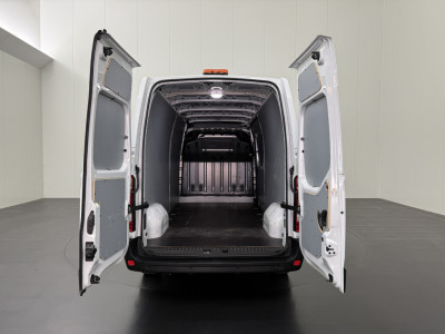 Renault Master 2.3DCi 135PK L3H2 Maxi | Navigatie | Leder | Airco | Cruise | 3-Zits | Betimmering 4