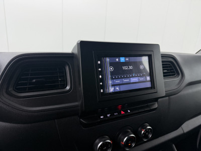 Renault Master 2.3DCi 145PK Bakwagen+Laadklep | Trekhaak 2500Kg | Multimedia | Camera | Zijdeur | Dakspoiler | 3-Zits foto 18