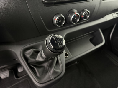 Renault Master 2.3DCi 180PK L3H2 Maxi | Multimedia | Trekhaak | Navigatie | Camera | Airco | Cruise | Betimmering | 3-Zits foto 15