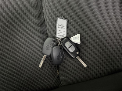 Renault Master 2.3DCi 180PK L3H2 Maxi | Multimedia | Trekhaak | Navigatie | Camera | Airco | Cruise | Betimmering | 3-Zits foto 5