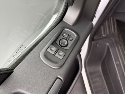 Renault Master 2.3DCi 180PK L3H2 Maxi | Multimedia | Trekhaak | Navigatie | Camera | Airco | Cruise | Betimmering | 3-Zits foto 8