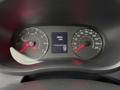Renault Master 2.3DCi 180PK L3H2 Maxi | Multimedia | Trekhaak | Navigatie | Camera | Airco | Cruise | Betimmering | 3-Zits foto 9