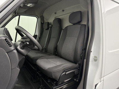 Renault Master 2.3DCi 180PK L3H2 Maxi | Navigatie | Camera | Multimedia | Airco | Cruise | 3-Zits | 2500Kg Trekhaak foto 21