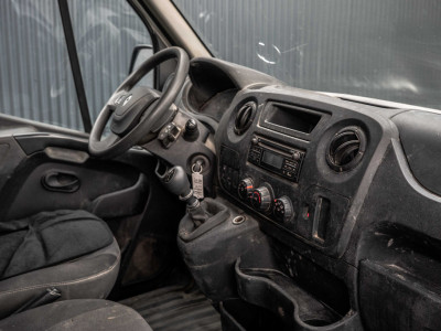 Renault Master 2.3 dCi 130 PK | L3H2 | 3-Zits | Camera | Cruise | Airco foto 2
