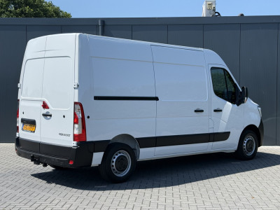 Renault Master 2.3 dCi 136 PK / L2H2 / 1e EIG. / TREKHAAK / AIRCO / CRUISE / NAVI / CAMERA / 3-ZITS / LED 3