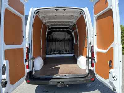 Renault Master 2.3 dCi 136 PK / L2H2 / 1e EIG. / TREKHAAK / AIRCO / CRUISE / NAVI / CAMERA / 3-ZITS / LED 7