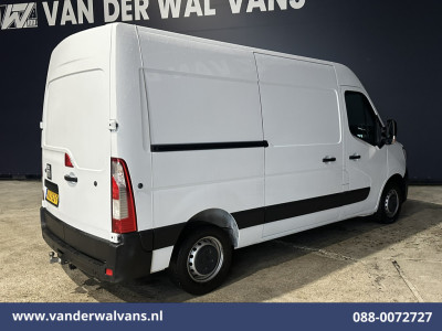 Renault Master 2.3 dCi 136pk L2H2 Euro6 Airco | Navigatie | Camera | Cruisecontrol | LED | 2500kg Trekhaak Parkeersensoren, Bijrijdersbank foto 12
