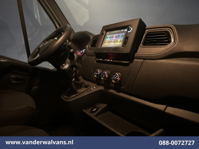 Renault Master 2.3 dCi 136pk L2H2 Euro6 Airco | Navigatie | Camera | Cruisecontrol | LED | 2500kg Trekhaak Parkeersensoren, Bijrijdersbank foto 15