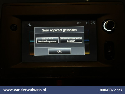 Renault Master 2.3 dCi 136pk L2H2 Euro6 Airco | Navigatie | Camera | Cruisecontrol | LED | 2500kg Trekhaak Parkeersensoren, Bijrijdersbank foto 18
