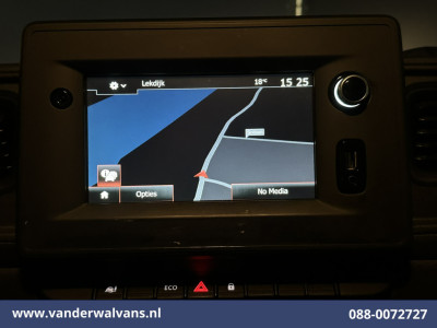 Renault Master 2.3 dCi 136pk L2H2 Euro6 Airco | Navigatie | Camera | Cruisecontrol | LED | 2500kg Trekhaak Parkeersensoren, Bijrijdersbank foto 4