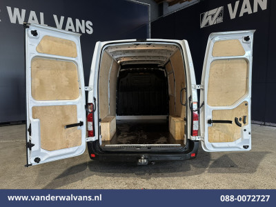 Renault Master 2.3 dCi 136pk L2H2 Euro6 Airco | Navigatie | Camera | Trekhaak | Cruisecontrol Parkeersensoren, Bijrijdersbank foto 11