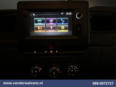 Renault Master 2.3 dCi 136pk L2H2 Euro6 Airco | Navigatie | Camera | Trekhaak | Cruisecontrol Parkeersensoren, Bijrijdersbank foto 14