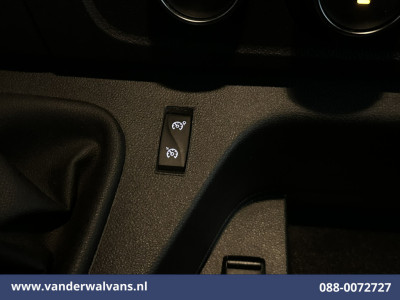 Renault Master 2.3 dCi 136pk L2H2 Euro6 Airco | Navigatie | Camera | Trekhaak | Cruisecontrol Parkeersensoren, Bijrijdersbank foto 4