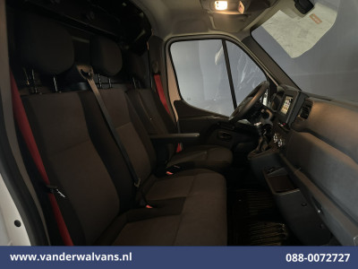 Renault Master 2.3 dCi 136pk L2H2 Euro6 Airco | Navigatie | Camera | Trekhaak | Cruisecontrol Parkeersensoren, Bijrijdersbank foto 6