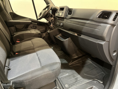 Renault Master 2.3 dCi 145 PK L3 Open Laadbak / Fassi Kraan / Euro 6 / Airco / Trekhaak / Cruise Control / 3-Zits / 20.200 KM !! foto 3