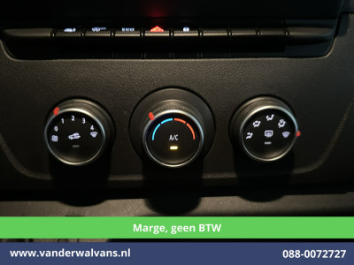 Renault Master 2.3 dCi 150pk **MARGE, geen BTW** L2H2 Paardenwagen Euro6 Airco | Camera | Cruisecontrol | Trekhaak Bijrijdersbank foto 9