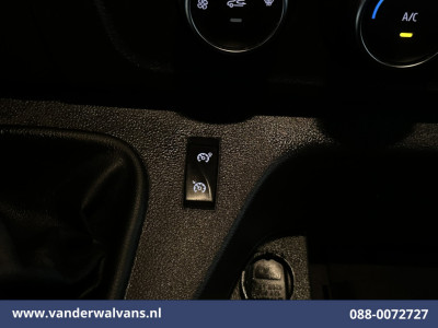 Renault Master 2.3 dCi 180pk L2H2 Euro6 Airco | Camera | Navigatie | LM Velgen | Cruisecontrol | LED Sidebars, 2500kg Trekhaak, Parkeersensoren, Bijrijdersbank foto 7