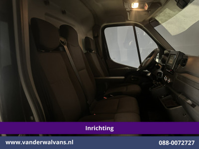 Renault Master 2.3 dCi 180pk L2H2 Inrichting Euro6 Airco | Camera | Navigatie | LM Velgen | Cruisecontrol | LED Sidebars, 2500kg Trekhaak, Parkeersensoren, Bijrijdersbank foto 9