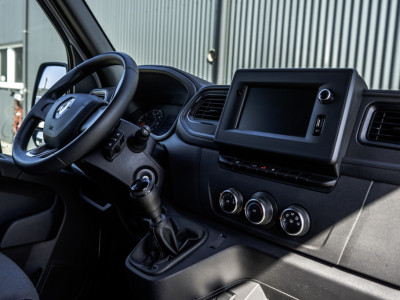 Renault Master 2.3 dCi | L2H2 | 1ste EIG. | LED | Navigatie | Airco | PDC | ECO | Euro 6 foto 2