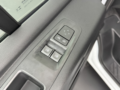 Renault Master E-Tech 87Kwh L2H2 | Zeer Compleet !! | Direct Rijden !!! | 2450Kg Trekhaak | 10 Multimedia+Google | 360 Camera | Betimmering foto 9
