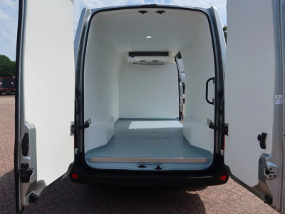Renault Master Koel/Vries/Verwarmen + 220 volt stekker Carrier Xarios 350 machine BPM vrij foto 7