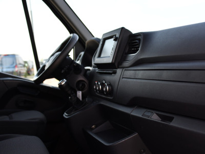 Renault Master T33 2.3 dCi 135 L2H2 Camera, Cruise, LED, Multimedia, Trekhaak, 135pk, NAVI, Betimmering, Uniek! foto 19