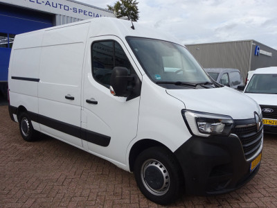 Renault Master T35 2.3 dCi 135 L2H2 Comfort Groot NAVI AIRCO TREKHAAK ZEER NETJES