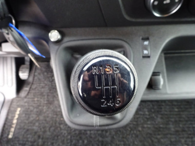 Renault Master T35 2.3 dCi 135 L2H2 Comfort Groot NAVI AIRCO TREKHAAK ZEER NETJES foto 17