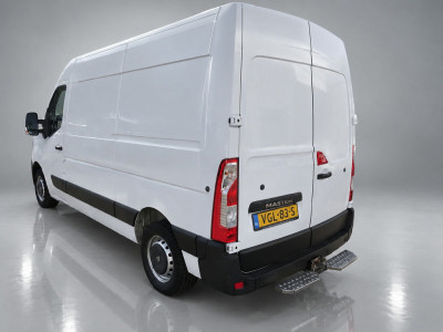 Renault Master T35 2.3 dCi 135 L2H2 Comfort Groot NAVI AIRCO TREKHAAK ZEER NETJES foto 3