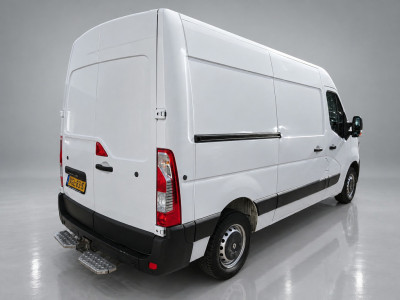 Renault Master T35 2.3 dCi 135 L2H2 Comfort Groot NAVI AIRCO TREKHAAK ZEER NETJES foto 4
