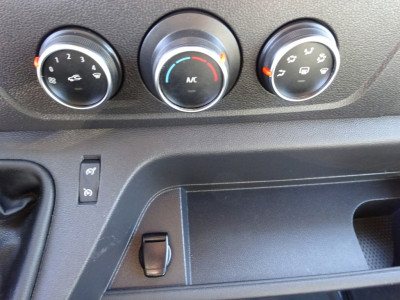 Renault Master T35 2.3 dCi 135 L2H2 Comfort Groot NAVI AIRCO TREKHAAK ZEER NETJES foto 9