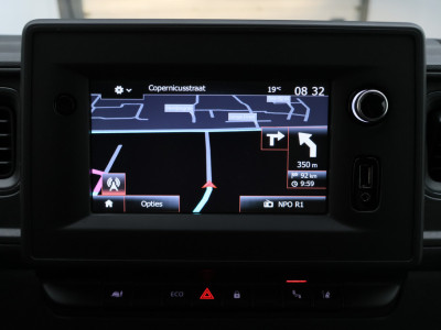 Renault Master T35 2.3 dCi 135 L2H2 Work Edition 3-Zits, Camera, Cruise, Apple Carplay, Rijstrooksensor, DAB, PDC 4
