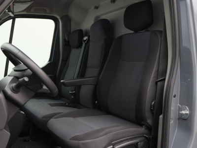 Renault Master T35 2.3 dCi 135 L2H2 Work Edition 3-Zits, Camera, Cruise, Apple Carplay, Rijstrooksensor, DAB, PDC 9