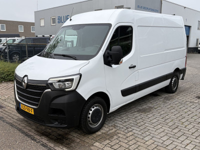 Renault Master T35 2.3 dCi 135PK Euro6 L2H2 â 3-zits â camera â trekhaak 2500KG â omvormer