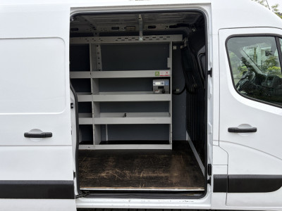 Renault Master T35 2.3 dCi 135PK Euro6 L2H2 â 3-zits â camera â trekhaak 2500KG â omvormer foto 16