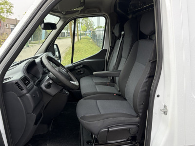 Renault Master T35 2.3 dCi 135PK Euro6 L2H2 â 3-zits â camera â trekhaak 2500KG â omvormer foto 8