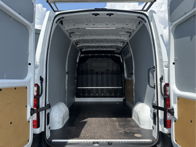 Renault Master T35 2.3 dCi 136 PK / L2H2 / 1e EIG. / 67.106 KM / IMPERIAAL / TREKHAAK / NAVI / AIRCO / CRUISE 8