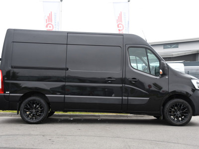 Renault Master T35 2.3 dCi 150 L2H2 Black Edition Cruise, Camera, Carplay, 150pk, Automaat Multimedia, LED, NAVI, Trekhaak, Uniek! 10