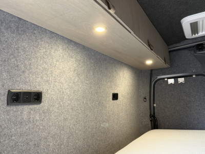 Renault Master T35 2.3 dCi 180 PK AUTOMAAT / L3H2 / CAMPER / BPM VRIJ GRIJS KENTEKEN / ZONNEPANEEL / THULE LUIFEL + TENT / VENTILATIE / CAMERA / TREKHAAK foto 20