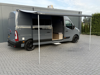 Renault Master T35 2.3 dCi 180 PK AUTOMAAT / L3H2 / CAMPER / BPM VRIJ GRIJS KENTEKEN / ZONNEPANEEL / THULE LUIFEL + TENT / VENTILATIE / CAMERA / TREKHAAK foto 3