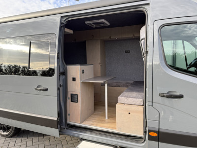 Renault Master T35 2.3 dCi 180 PK AUTOMAAT / L3H2 / CAMPER / BPM VRIJ GRIJS KENTEKEN / ZONNEPANEEL / THULE LUIFEL + TENT / VENTILATIE / CAMERA / TREKHAAK foto 8