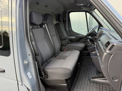 Renault Master T35 2.3 dCi 180 PK AUTOMAAT / L3H2 / CAMPER / BPM VRIJ GRIJS KENTEKEN / ZONNEPANEEL / THULE LUIFEL + TENT / VENTILATIE / CAMERA / TREKHAAK foto 9