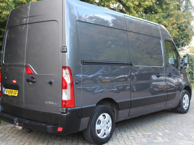 Renault Master T35 2.3 dCi L2H2 Energy 146PK | Airco | Navigatie | Trekhaak | 3-zits foto 2