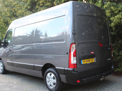 Renault Master T35 2.3 dCi L2H2 Energy 146PK | Airco | Navigatie | Trekhaak | 3-zits foto 8