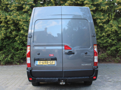 Renault Master T35 2.3 dCi L2H2 Energy 146PK | Airco | Navigatie | Trekhaak | 3-zits foto 9